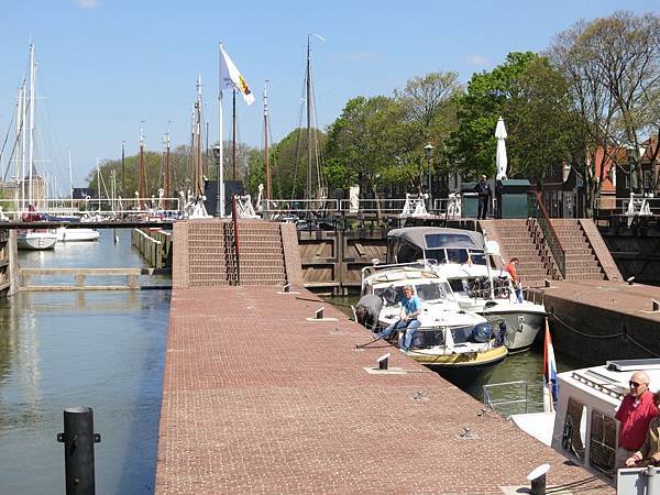 IMG_2074.jpg IMG_2074.jpg