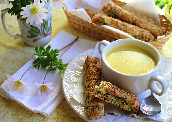 玉米濃湯 菠菜乳酪司康 111 玉米濃湯 菠菜乳酪司康 111