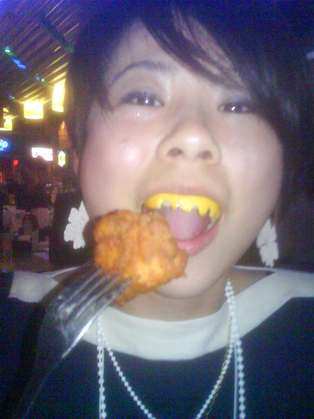 時而狂野地大口吃肉 時而狂野地大口吃肉