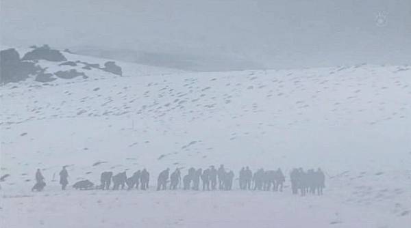 10雪地裡的戰俘們.jpg