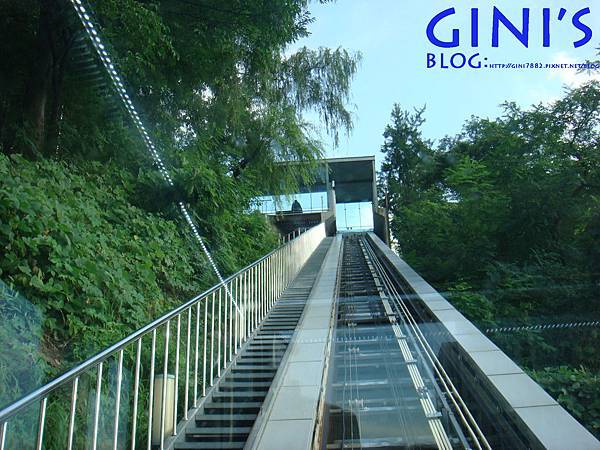 [2012韩国自由行]N 首尔塔 、玻璃电梯及南山缆