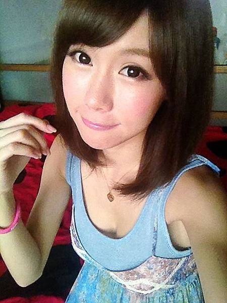 天使面孔魔鬼身材32D正台妹Vina