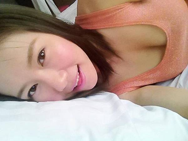 天使面孔魔鬼身材32D正台妹Vina