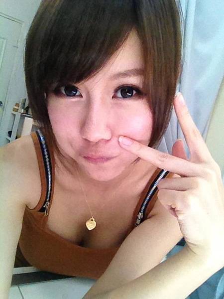 天使面孔魔鬼身材32D正台妹Vina