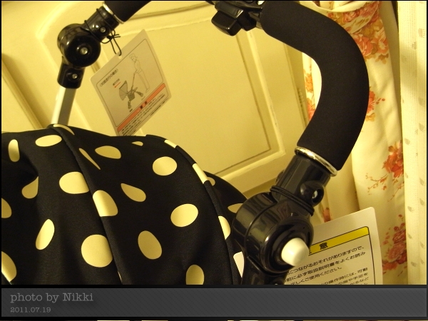 Ashley的新車2可調整角度的把手.jpg Ashley的新車2可調整角度的把手.jpg