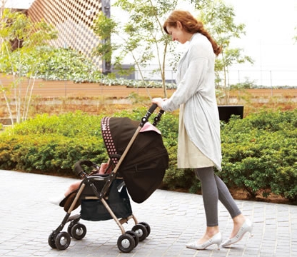 2-aprica.jpg 2-aprica.jpg