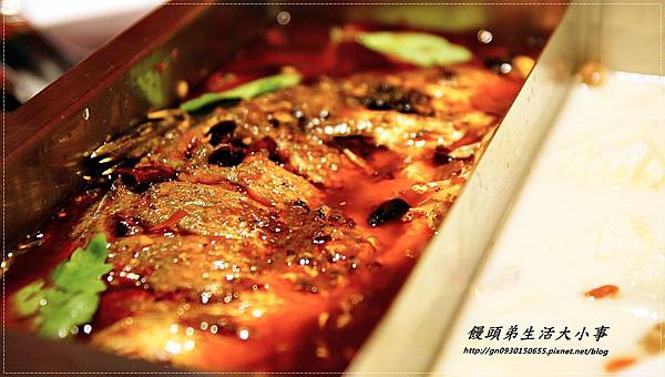 【食記/新北市】獨家口味~重慶烤魚鴛鴦鍋♪♪紅門宴麻辣鍋♪♪ 【食記/新北市】獨家口味~重慶烤魚鴛鴦鍋♪♪紅門宴麻辣鍋♪♪