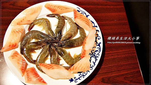 【食記/新北市】獨家口味~重慶烤魚鴛鴦鍋♪♪紅門宴麻辣鍋♪♪ 【食記/新北市】獨家口味~重慶烤魚鴛鴦鍋♪♪紅門宴麻辣鍋♪♪
