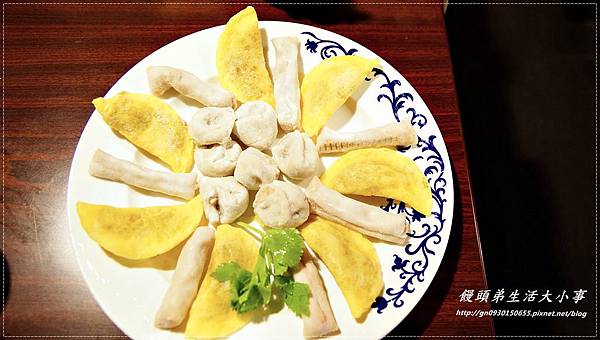 【食記/新北市】獨家口味~重慶烤魚鴛鴦鍋♪♪紅門宴麻辣鍋♪♪ 【食記/新北市】獨家口味~重慶烤魚鴛鴦鍋♪♪紅門宴麻辣鍋♪♪