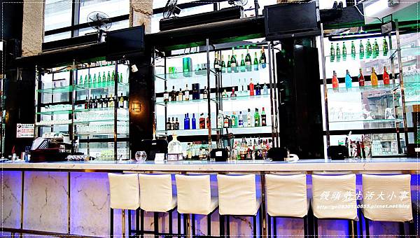 【食記/台北市】玻璃屋~讓你有接近天空的機會♪♪Roof M Cafe♪♪ 【食記/台北市】玻璃屋~讓你有接近天空的機會♪♪Roof M Cafe♪♪