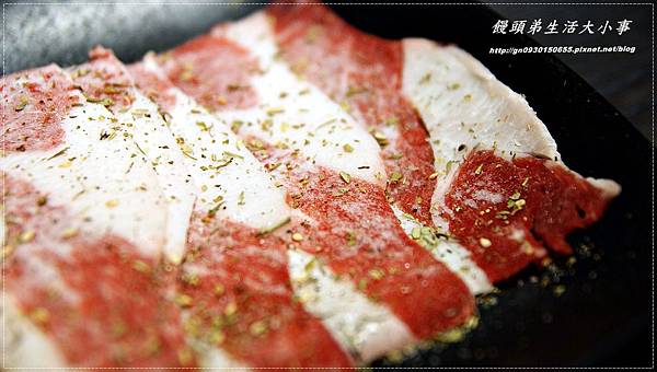 【食記/新北市】三個愛好燒肉的年輕人創開的日式燒烤♪♪九龍炭火燒肉海鮮火鍋♪♪ 【食記/新北市】三個愛好燒肉的年輕人創開的日式燒烤♪♪九龍炭火燒肉海鮮火鍋♪♪
