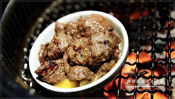 【食記/新北市】三個愛好燒肉的年輕人創開的日式燒烤♪♪九龍炭火燒肉海鮮火鍋♪♪ 【食記/新北市】三個愛好燒肉的年輕人創開的日式燒烤♪♪九龍炭火燒肉海鮮火鍋♪♪