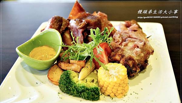 【食記/新北市】捷運美食~超大隻法式香烤嫩雞,讓人意猶未盡♪♪麥晶鮮釀啤酒創意料理餐廳 【食記/新北市】捷運美食~超大隻法式香烤嫩雞,讓人意猶未盡♪♪麥晶鮮釀啤酒創意料理餐廳