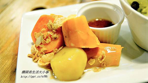 【食記/新北市】來個不一樣的早午餐~利用廢棄物,打造優質的用餐環境♪♪癈墟Fresh 【食記/新北市】來個不一樣的早午餐~利用廢棄物,打造優質的用餐環境♪♪癈墟Fresh