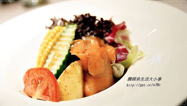 【食記/台北市】秋令進補,吃這超大塊的排翅就準沒錯♪♪橋園♪♪ 【食記/台北市】秋令進補,吃這超大塊的排翅就準沒錯♪♪橋園♪♪