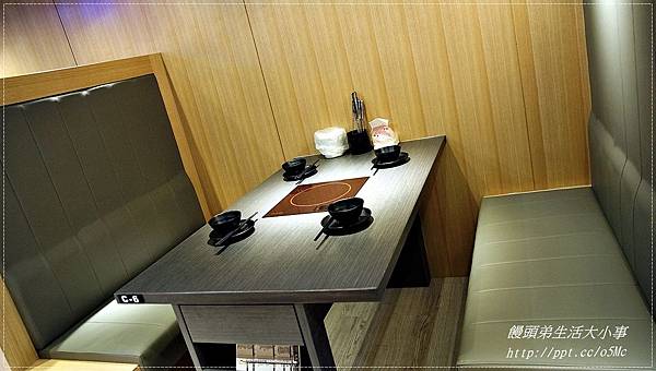 【食記/新北市】捷運美食~CP值極高,多達80種新鮮精緻的菜色食材♪♪文岩文岩燒蜀辣鴛鴦 【食記/新北市】捷運美食~CP值極高,多達80種新鮮精緻的菜色食材♪♪文岩文岩燒蜀辣鴛鴦