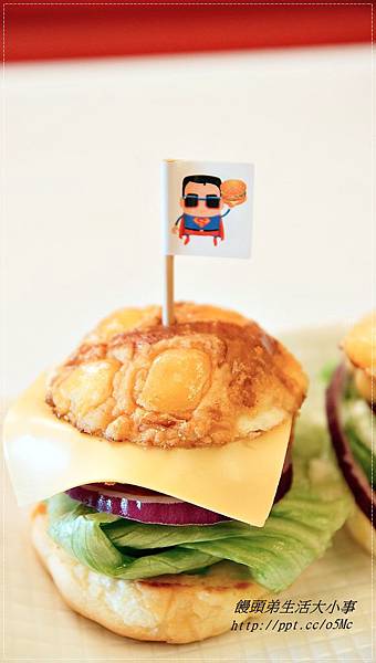 【食記/宜蘭】跟超人們一起吶喊吃漢堡堡♪♪The Dating Burger 羅東超人店♪♪
