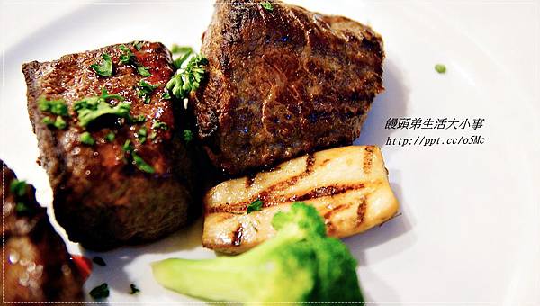 【食記/花蓮】就是要如此厚待妳,美國超厚切牛排♪♪莎莉Sarlee's♪♪ 【食記/花蓮】就是要如此厚待妳,美國超厚切牛排♪♪莎莉Sarlee's♪♪