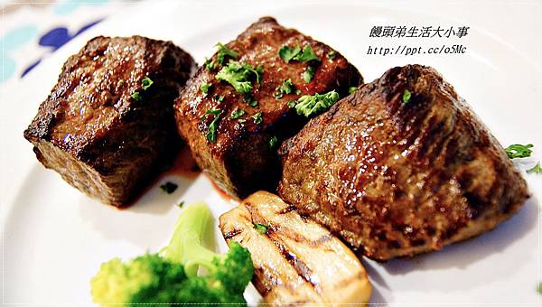 【食記/花蓮】就是要如此厚待妳,美國超厚切牛排♪♪莎莉Sarlee's♪♪ 【食記/花蓮】就是要如此厚待妳,美國超厚切牛排♪♪莎莉Sarlee's♪♪