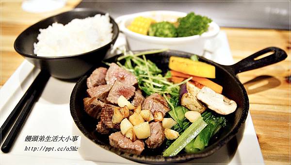 【食記/新北市】顛覆一般人對鐵板料理的想像♪♪Bravo3 三采新鐵板料理♪♪ 【食記/新北市】顛覆一般人對鐵板料理的想像♪♪Bravo3 三采新鐵板料理♪♪