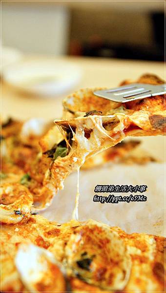 【食記/台北市】捷運美食~超豪華海鮮披薩♪♪上菜囉 Viva la fete法式餐廳♪♪ 【食記/台北市】捷運美食~超豪華海鮮披薩♪♪上菜囉 Viva la fete法式餐廳♪♪