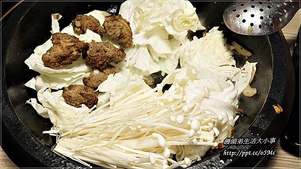 【食記/台北市】捷運美食~跟超級英雄來吃火鍋吧♪♪石頭公‧石頭火鍋♪♪ 【食記/台北市】捷運美食~跟超級英雄來吃火鍋吧♪♪石頭公‧石頭火鍋♪♪