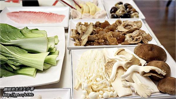 【食記/台北市】白金牛肉CP值高,吃到飽火鍋饗宴♪滿堂紅頂級麻辣鴛鴦火鍋♪ 【食記/台北市】白金牛肉CP值高,吃到飽火鍋饗宴♪滿堂紅頂級麻辣鴛鴦火鍋♪