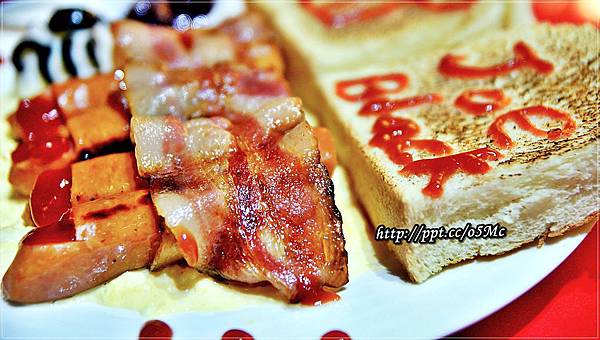 【食記/台北市】捷運美食~超驚悚藍色眼珠,你敢吃下肚嗎?♪♪Joe Black♪♪ 【食記/台北市】捷運美食~超驚悚藍色眼珠,你敢吃下肚嗎?♪♪Joe Black♪♪