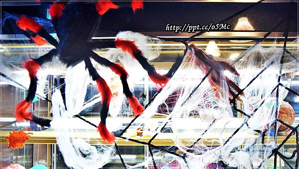 【食記/台北市】捷運美食~超驚悚藍色眼珠,你敢吃下肚嗎?♪♪Joe Black♪♪ 【食記/台北市】捷運美食~超驚悚藍色眼珠,你敢吃下肚嗎?♪♪Joe Black♪♪