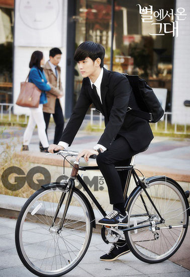 《來自星星的你》三寶：單車、球鞋、女主角