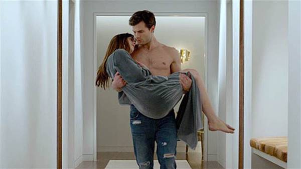 1D274906429135-x_tdy_fifty_shades_trailer_140724.blocks_desktop_large.jpg