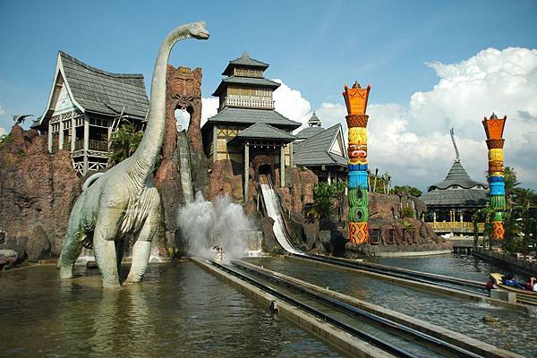 六福村主題遊樂園_火山歷險-大