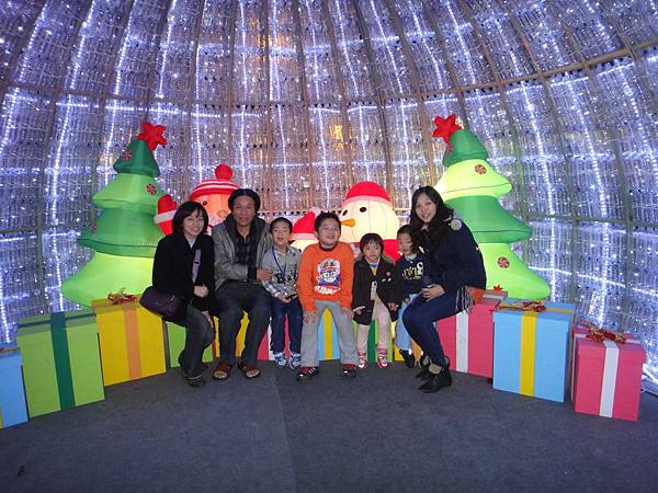 1219新北市政府聖誕城