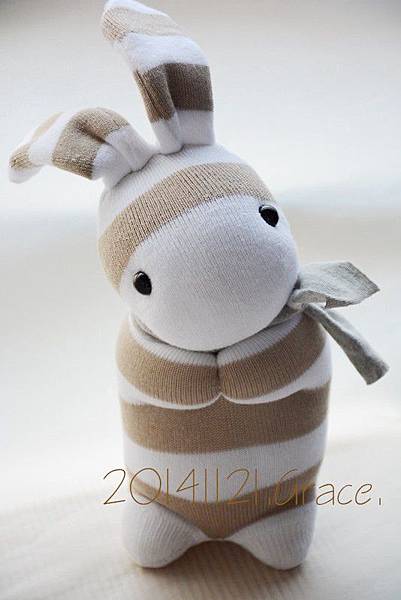 襪子娃娃168號寬版卡其條紋兔 (3)