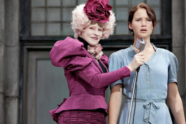 Elizabeth-Banks-and-Jennifer-Lawrence-in-The-Hunger-Games-600x400 Elizabeth-Banks-and-Jennifer-Lawrence-in-The-Hunger-Games-600x400