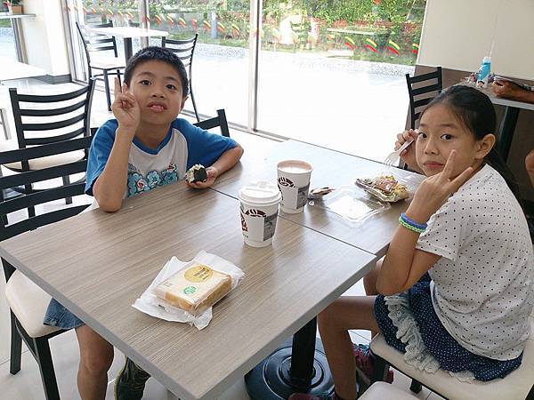 宜蘭第一站,7-11吃早餐 宜蘭第一站,7-11吃早餐