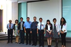 左起為逢甲大學圖書館館長林志敏、叡揚資訊知識生產力國際事業處副總經理胡瑞柔、叡揚資訊賴俊仁顧問、逢甲大學前校長　劉安之、叡揚資訊執行長張培鏞、逢甲大學副校長邱創乾、中油油品行銷事業處桃竹營業處行政組張琳雅、叡揚資訊通路與結盟協理康蘭芬、叡揚資訊雲端服務事業部顧問陳怡安。  DIGITIMES中文網 原文網址: 叡揚執行力驅動之鑰研討會圓滿落幕 http://www.digitimes.com.tw/tw/dt/n/shwnws.asp?CnlID=13&Cat=50&Cat1=&id=352798#ixzz2hfkSIy00