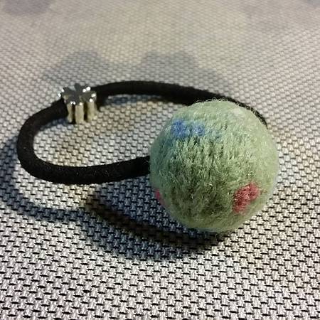 淺綠色羊毛氈髮球NT150.jpg
