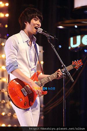 씨엔블루-이종현_004.jpg