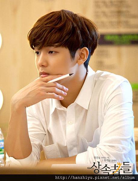 30000322719_700.jpg 30000322719_700.jpg