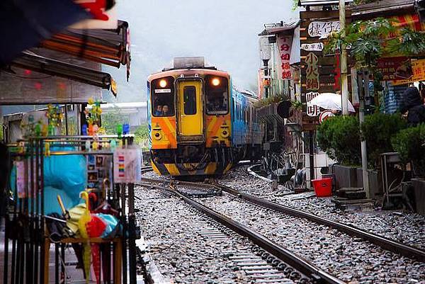 暑假親子遊 -快樂環島趣.一起哈旅行！