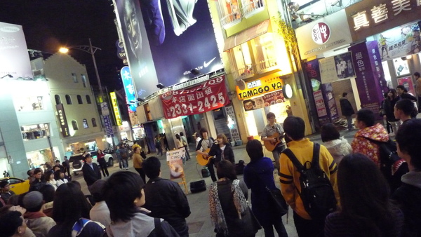 謝謝大家陪著我們站了一個多小時~~~~