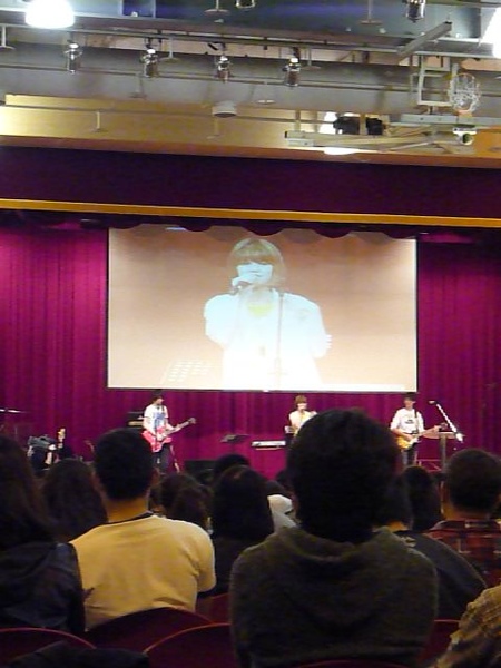 發片首次站上新生命~~~