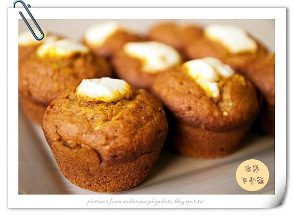 Pumpkin Cream Cheese Muffins-13_副本