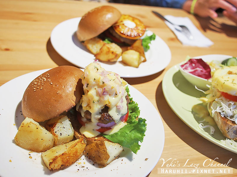 POND BURGER CAFE23 POND BURGER CAFE23