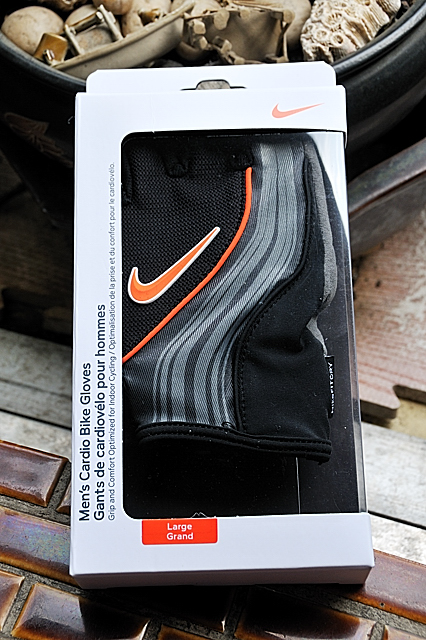 nike 飛輪手套 GX0050-008 01.jpg