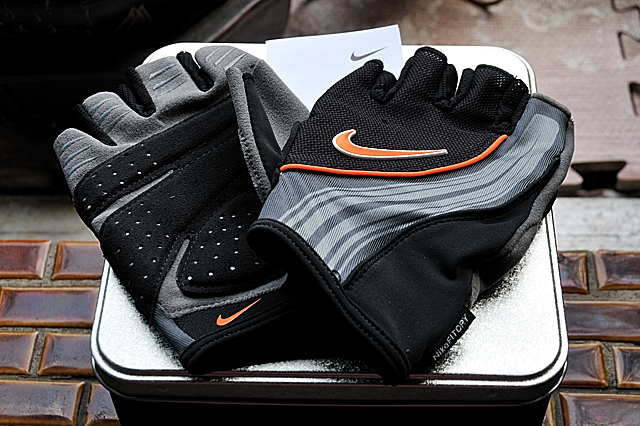 nike 飛輪手套 GX0050-008 03.jpg nike 飛輪手套 GX0050-008 03.jpg