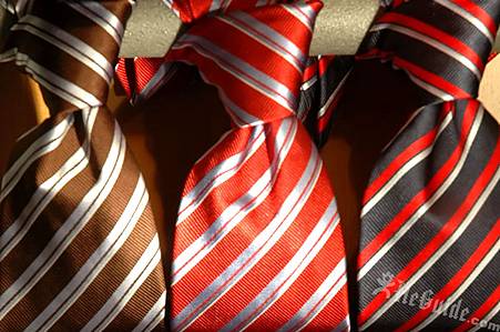 斜條紋領帶打造你的專業感 斜條紋領帶打造你的專業感