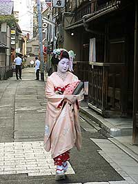 geisha-3-200.jpg