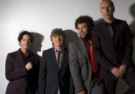 Crowded House-Don't Dream It's over